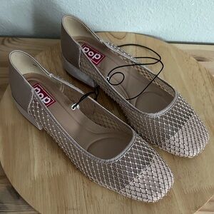 Pop Faris Womens Square Closed Toe Flat Heel Pumps new 8M